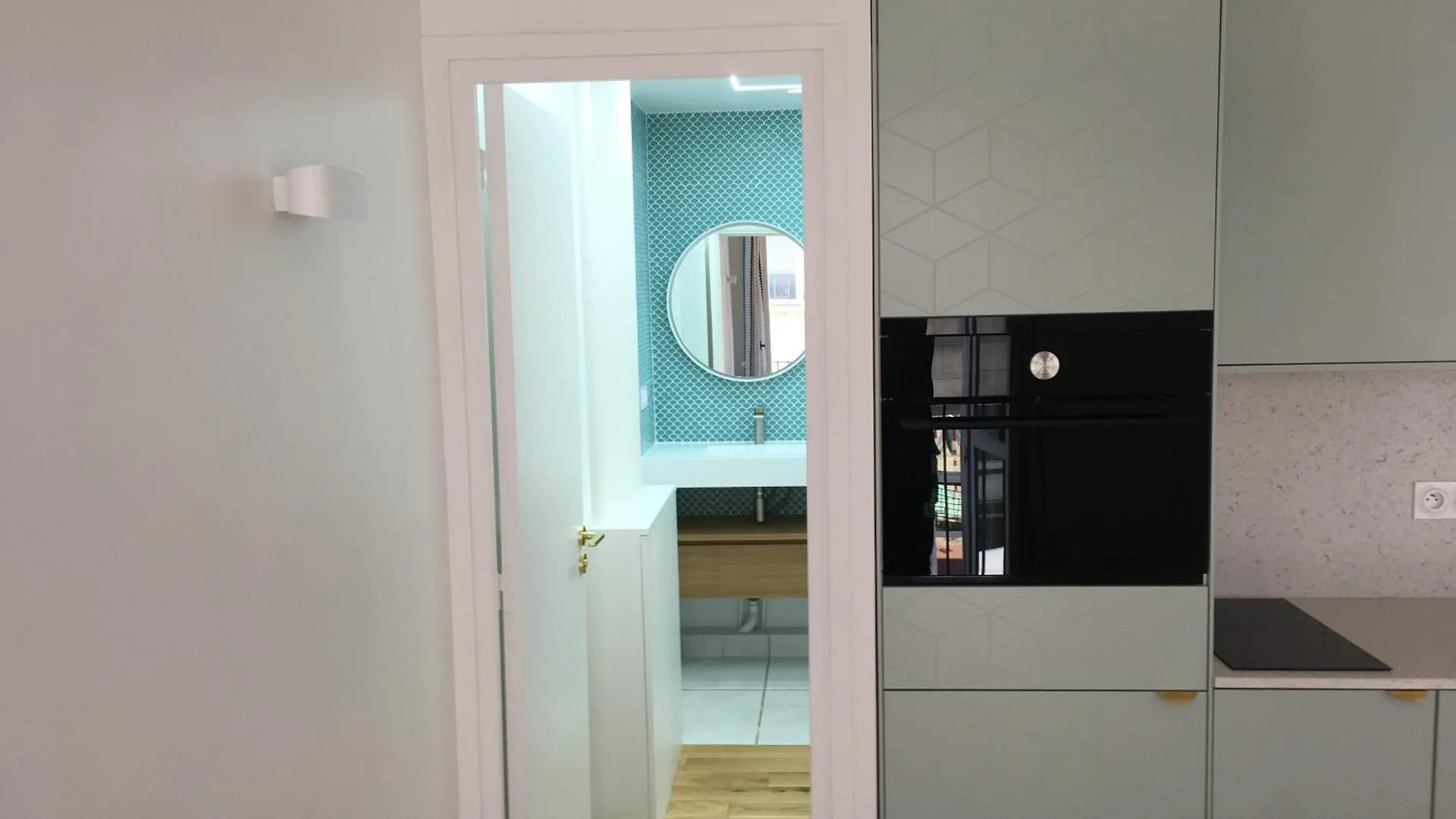 Nice Studio At Saint-Paul, Le Marais Paris Apartment